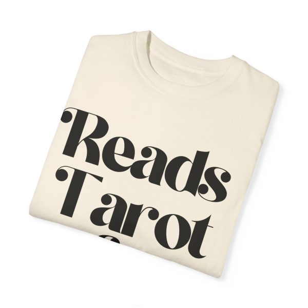 Reads Tarot & Minds Funny Tarot T-Shirt - Image 5